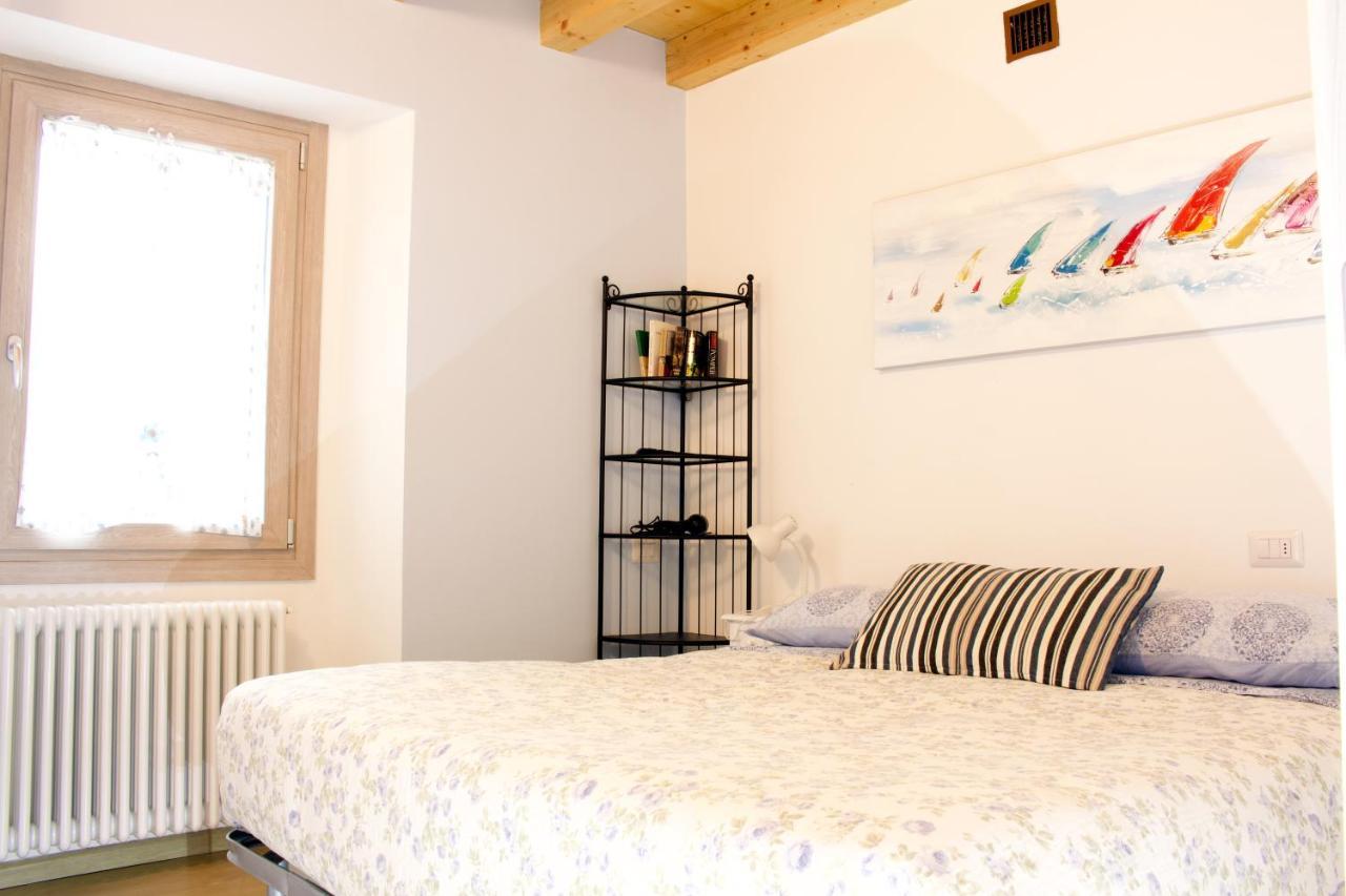 La Magnolia Guests House Bed & Breakfast Dervio Exterior photo